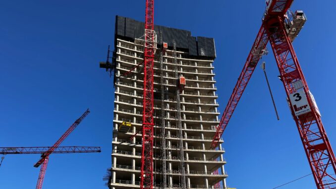 Tschentscher bleibt beim Tower hoffnungsvoll. (Archivbild)