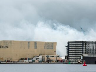 Auf der Werft in Schacht-Audorf läuft erneut ein Feuerwehreinsatz. (Archivbild)