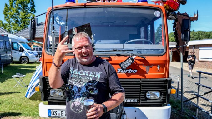 Martin ist mit dem Feuerwehr-Wagen nach Wacken gereist.