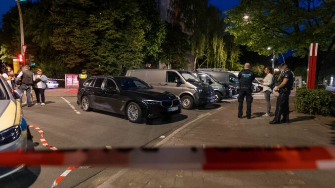 Ein Mann im pychischen Ausnahmezustand wurde von Spezialkräften der Polizei in Hamburg überwältigt.