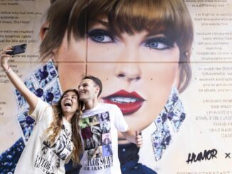 Die Fans von US-Sängerin Taylor Swift sind eine weltweite Community. (Archivfoto)