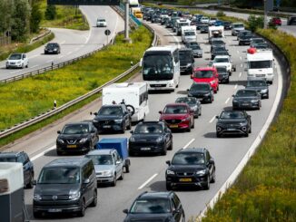 FDP fordert Standstreifenfreigabe auf Autobahnen im Reisevekehr