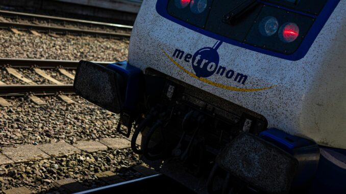 Bei Metronom kommt es weiter zu Ausfällen. Bis Mitte Dezember fährt der Bahnbetreiber nach einem neuen Ersatzfahrplan.