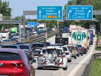 Eine Wanderbaustelle führt zu Fahrbahnsperrungen auf A1 und A24 in Hamburg