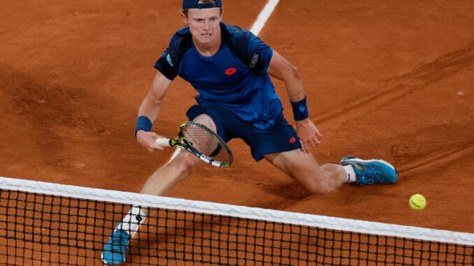 Der Niederländer Jesper de Jong trifft auf Olympiasieger und Titelverteidiger Alexander Zverev (Archivbild).