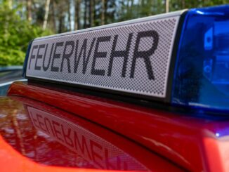 Beim Brand einer Erdgeschosswohnung in Lübeck ist eine Frau verletzt worden. (Archivbild)