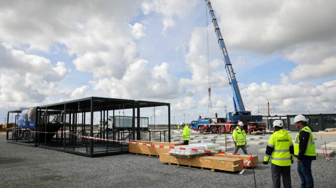 Northvolt treibt den Bau der Fabrik bei Heide nach eigenen Angaben weiter voran. (Archivbild)