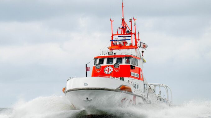 Die Deutsche Gesellschaft zur Rettung Schiffbrüchiger sammelt am Tag der Seenotretter Spenden für ihre Arbeit. (Foto Produktion)