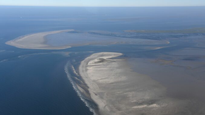 Die Unesco hat Deutschland und andere Länder für geplante oder bereits bestehende Aktivitäten und Infrastrukturprojekte im Weltnaturerbe Wattenmeer kritisiert. (Archivfoto)