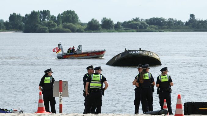 Eine Woche nach dem tragischen Badeunfall an der Elbe ist das ertrunkene Mädchen noch nicht wieder aufgetaucht.