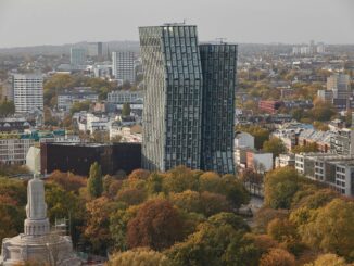 Zum Jahreswechsel 2026/2027 sollen die Wirtschafts- und die Verkehrsbehörde in die Tanzenden Türme an der Hamburger Reeperbahn ziehen. (Archivbild)