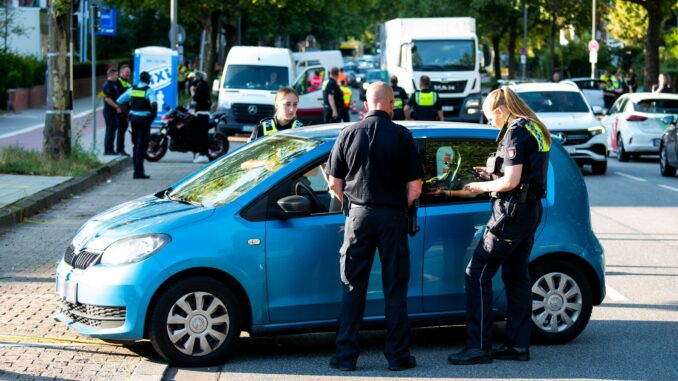 Mehr als 100 Autofahrer unter Drogeneinfluss zogen die Beamten bei einer dreitägigen Kontrollaktion in Hamburg aus dem Verkehr.