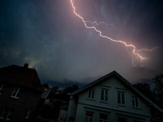 Der Deutsche Wetterdienst (DWD) rechnet mit Gewittern im Norden.