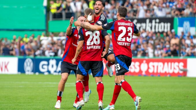 Der HSV bejubelte in Meppen einen ungefährdeten SIeg.