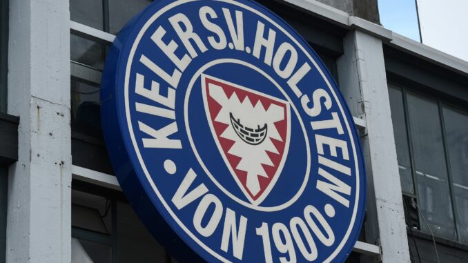 Holstein Kiel steht gegen Wolfsburg vor seinem Bundesliga-Heimdebüt.