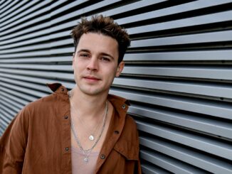 DJ Felix Jaehn hat erstmal alle Shows abgesagt, weil er mehr Pause und Zeit zum Heilen braucht.