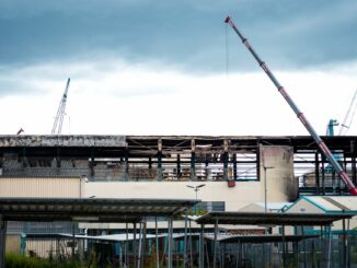 In der Lürssen-Kröger-Werft ist Anfang Juli ein Großfeuer ausgebrochen. (Archivbild)