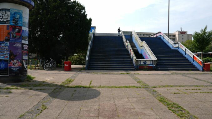 Das Tötungsdelikt am U-Bahnhof Hamburg-Billstedt hinterließ Blutspuren, aber der Täter ist weiter flüchtig. (Archivfoto)