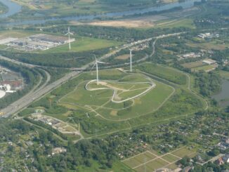 Vom Energieberg aus können Sternegucker am Samstag bis Mitternacht Sternschnuppen beobachten. (Archivbild)