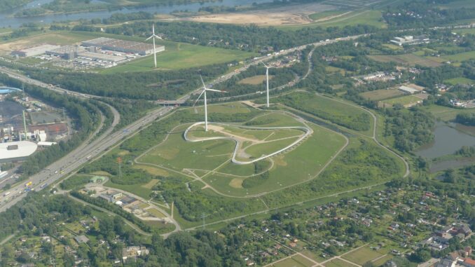 Vom Energieberg aus können Sternegucker am Samstag bis Mitternacht Sternschnuppen beobachten. (Archivbild)