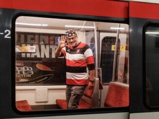 Der Österreicher Andreas Dick möchte er das gesamte U-Bahn-Netz mit seinen vier U-Bahn-Linien und insgesamt 93 Haltestellen der Hamburger Hochbahn in der kürzestmöglichen Zeit befahren.