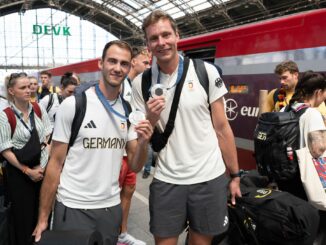 Clemens Wickler (l) und Nils Ehlers sind mehr als drei Wochen auf Achse.