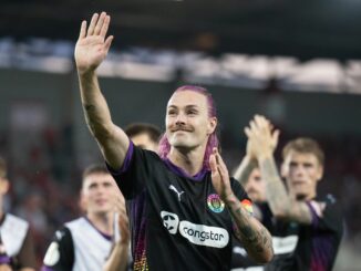 Jackson Irvine hat seinen Vertrag bei St. Pauli vorzeitig verlängert.