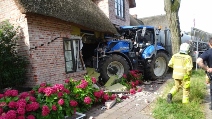 Das beschädigte Wohnhaus in Nieblum auf Föhr.