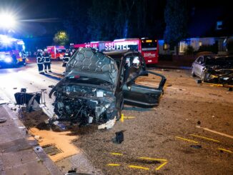 Ein Kleinkind ist bei dem Unfall in Hamburg-Billstedt ums Leben gekommen.