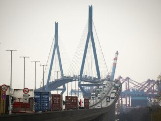 Köhlbrandbrücke ist 2024 häufiger gesperrt als 2023 (Archivbild)