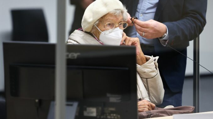 Der BGH hat die Verurteilung einer früheren KZ-Sekretärin wegen Beihilfe zum Massenmord bestätigt. (Foto:Archiv)