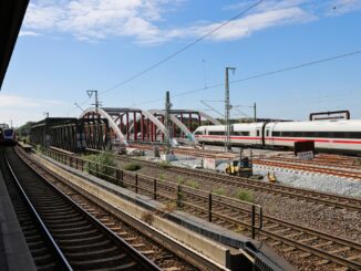 Im Raum Hamburg kommt es zu massiven Verspätungen im Fernverkehr der Bahn.