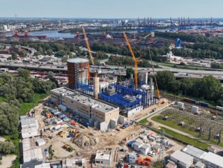 Durch Verzörgerungen beim Bau des neuen Energieparks Hafen muss das Kohleheizkraftwerk Wedel länger am Netz bleiben.