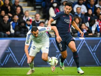 Neuer Verteidiger für den HSV: Der Franzose Lucas Perrin (l) kommt von Racing Straßburg.