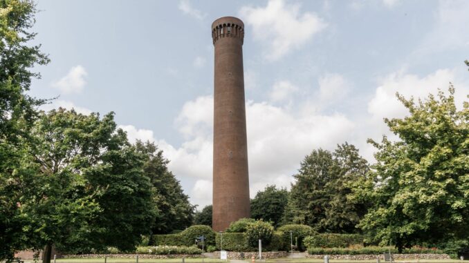 Die Sanierung des historischen Wasserturms ist nach neun Monaten abgeschlossen.