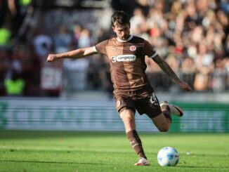 Connor Metcalfe spielt auch in Zukunft für den FC St. Pauli.