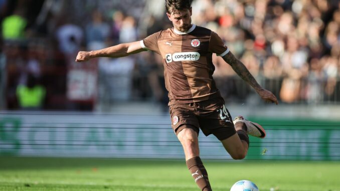 Connor Metcalfe spielt auch in Zukunft für den FC St. Pauli.