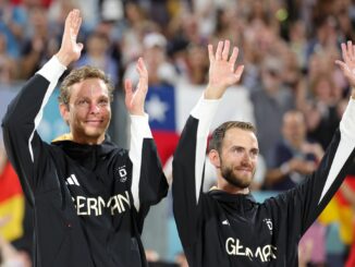 Nach Platz zwei bei Olympia sind Nils Ehlers (l) und Clemens Wickler auch bei der EM erfolgreich.