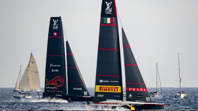 Dem italienischen Team Luna Rossa gelang ein Rennerfolg gegen die neuseeländischen Cup-Verteidiger.  