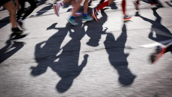 Ob ambitionierter Läufer oder Spaziergänger - beim Parkrun ist jeder willkommen. (Symbolfoto)