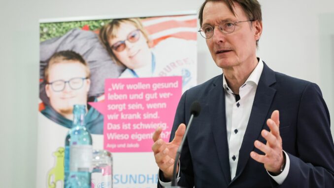 Bundesgesundheitsminister Lauterbach will bedarfsnotwendige Kliniken wie das Evangelische Krankenhaus Alsterdorf über die Krankenhausreform besser absichern.