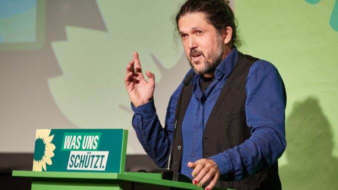 Der Co-Chef der Grünen in Schleswig-Holstein, Gazi Freitag, hat den Austritt des Landesvorstands der Grünen Jugend bedauert.