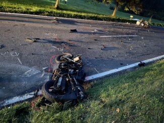 Ein 24-jähriger Motorradfahrer und seine 20 Jahre alte Mitfahrerin wurden bei einem Unfall in Lübeck schwer verletzt. (Symbolbild)