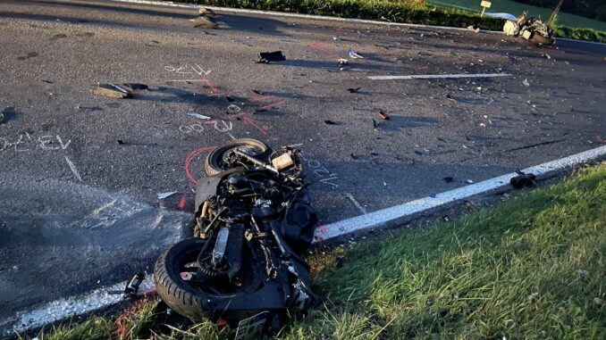 Ein 24-jähriger Motorradfahrer und seine 20 Jahre alte Mitfahrerin wurden bei einem Unfall in Lübeck schwer verletzt. (Symbolbild)