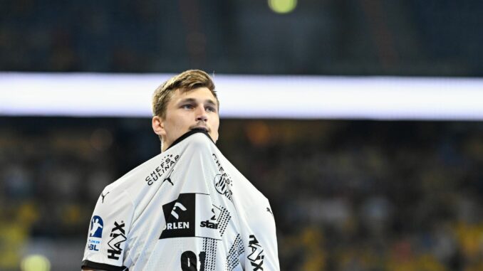 Bence Imre reagiert enttäuscht auf die Niederlage des THW Kiel in Mannheim.