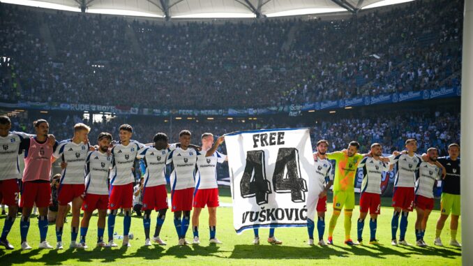 Die HSV-Profis zeigten sich solidarisch mit dem wegen Dopings gesperrten Mario Vuskovic