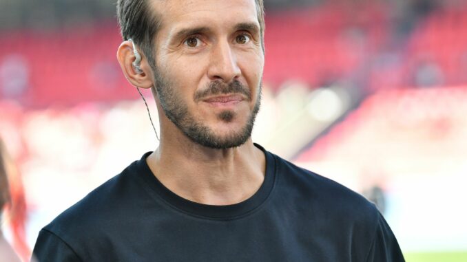 Freut sich auf das Duell mit dem FC St. Pauli: Freiburgs Trainer Julian Schuster.