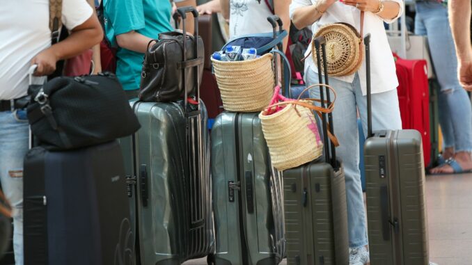 Im Juli sind mehr Menschen nach Hamburg gereist. (Archivbild)