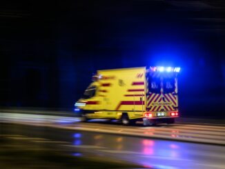 Bei einem Unfall auf der A1 kam eine Frau ums Leben, die dort zu Fuß unterwegs gewesen war. (Symbolbild)