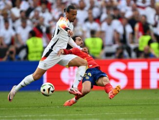 Leroyn Sané (l) bei seinem letzten Einsatz im EM-Viertelfinale gegen Spanien.